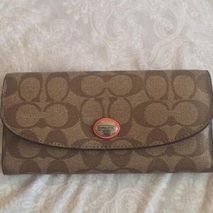 Beautiful EUC leather Coach wallet